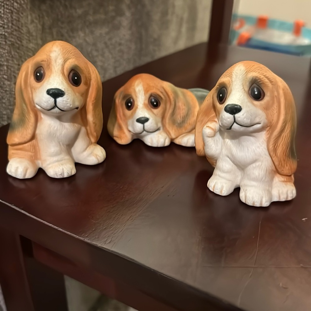 Set of 3 vintage Homco Basset hound puppies ceramic statues
